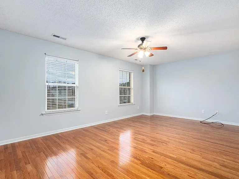 117 Vancouver Rd — Photo 33