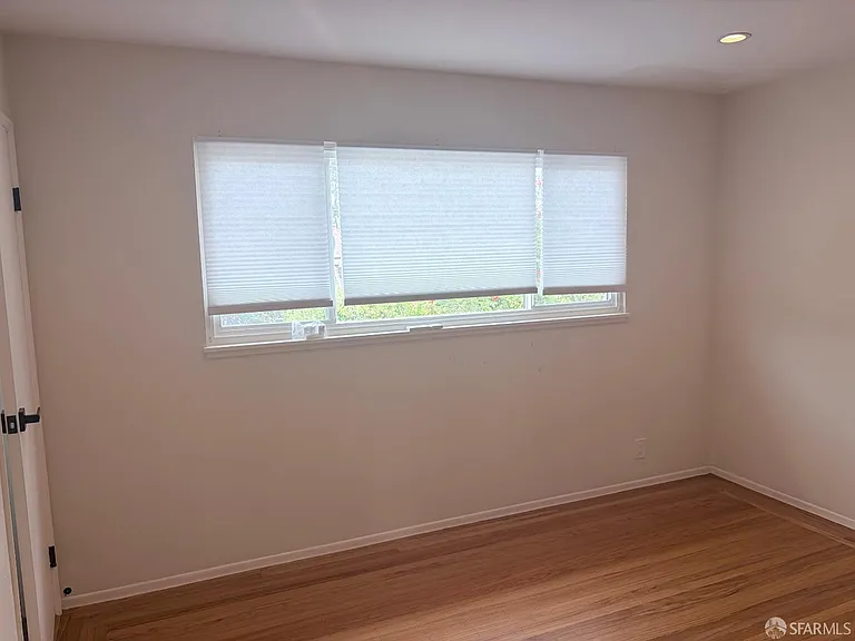 2555 Sherwood Dr — Photo 23
