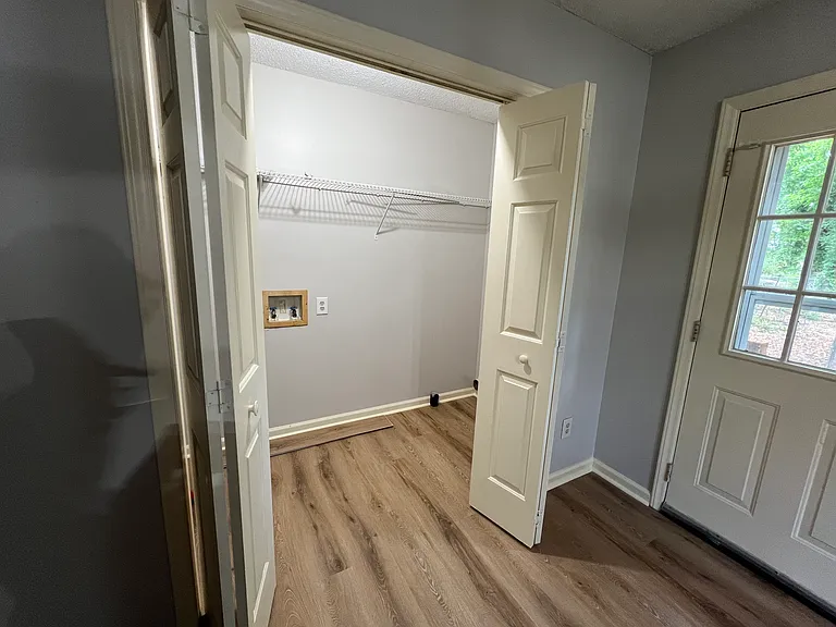 3860 Green Point Dr — Photo 2