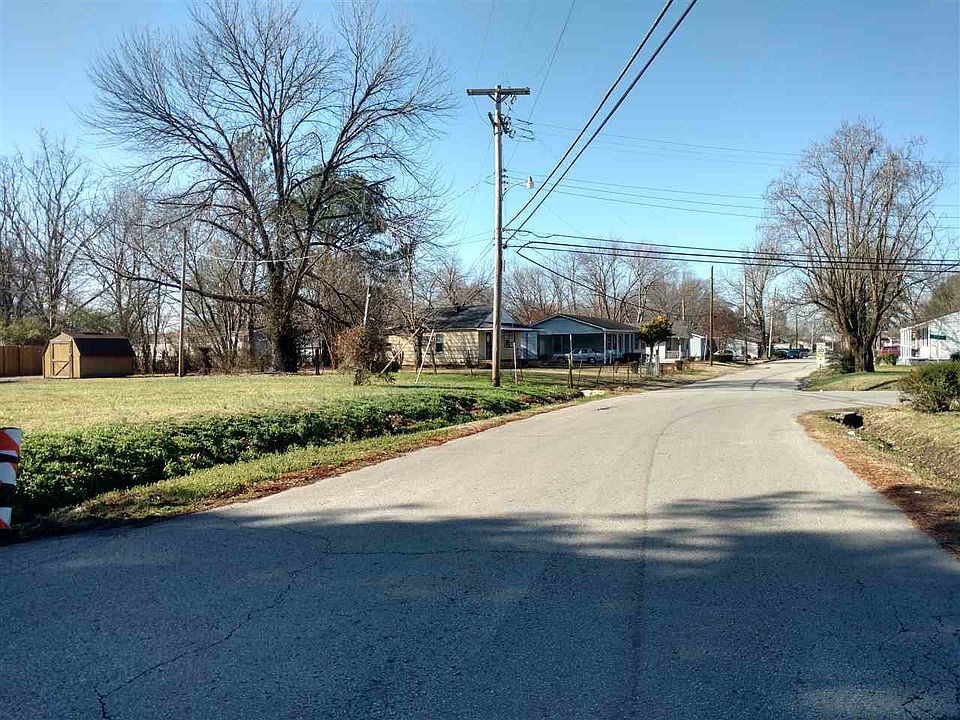2nd image of 735 Etheridge St