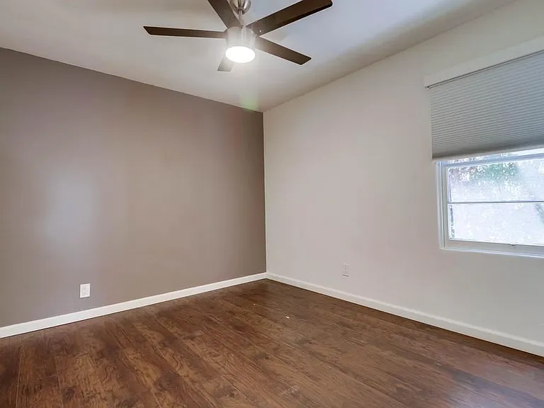 1875 Oliver Ave #B — Photo 16