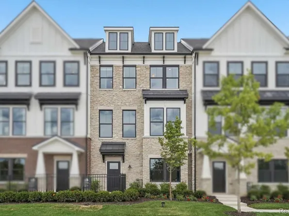 44020 Oakmont Dr, Plymouth, MI 48170