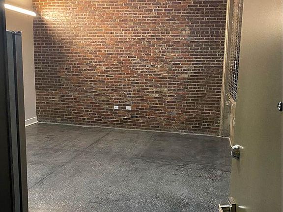 5th image of 225 McWhorter St Unit 211