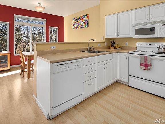 2nd image of 6671 SE Cougar Mountain Way