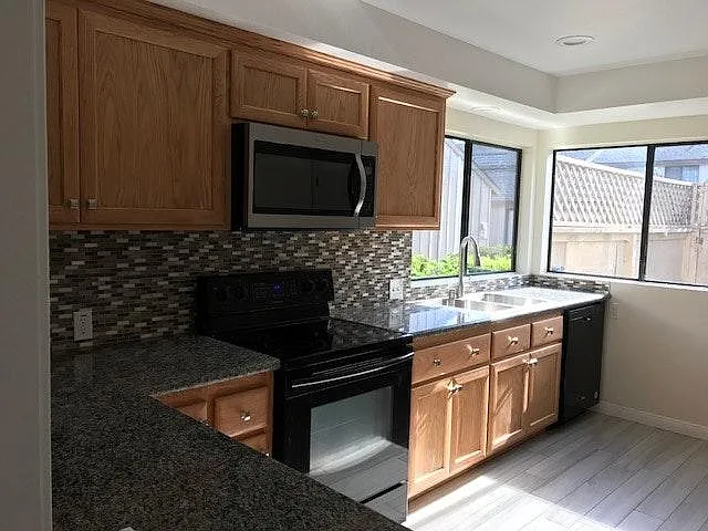 Building Photo - 1371 W Cerritos Ave #88