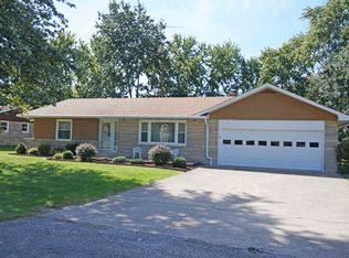 116 Saint Joseph St, Mount Carmel, IL 62863