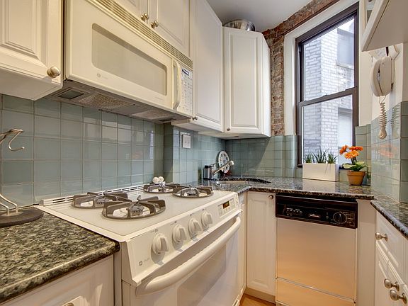 5th image of 225 W 25th St APT 5L