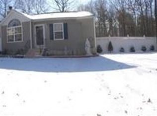 8 Main Ave, Mastic, NY 11950