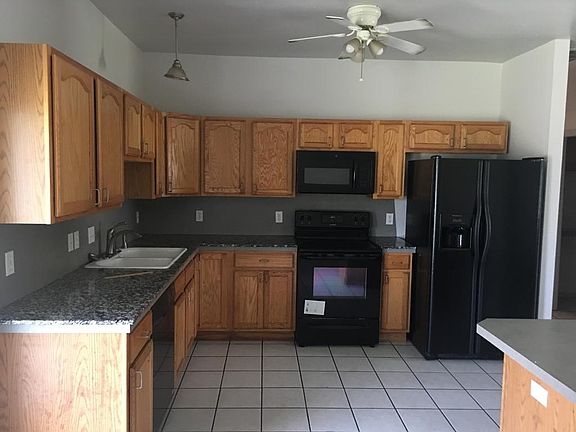 3rd image of 1160 NE 5th Ter