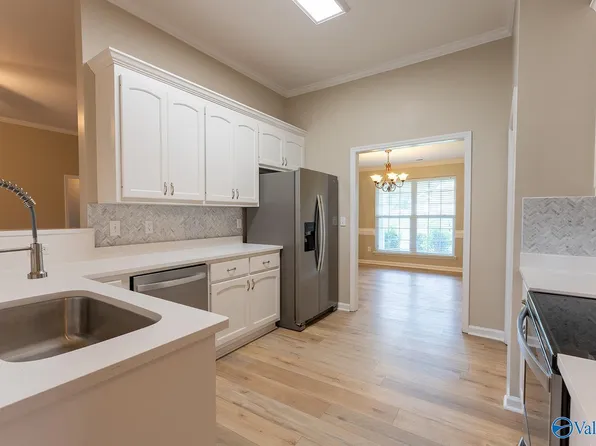 192 Round Top Dr, Harvest, AL 35749