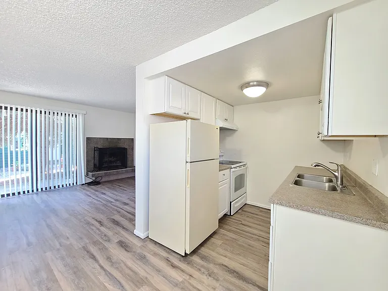2121 E Upriver Dr #58 — Photo 8