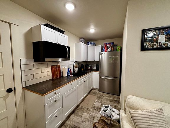 5th image of 221 E C St #1-C