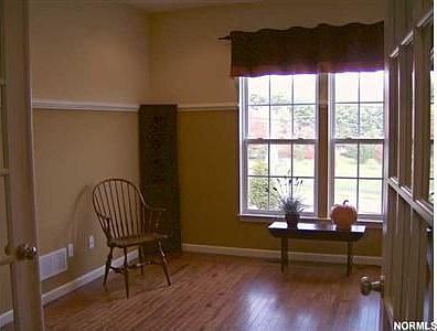 4th image of 9920 Creekside Way