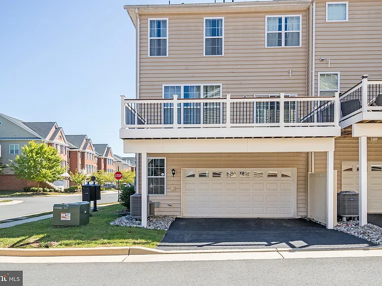 23409 Berkeley Meadows Dr — Photo 40