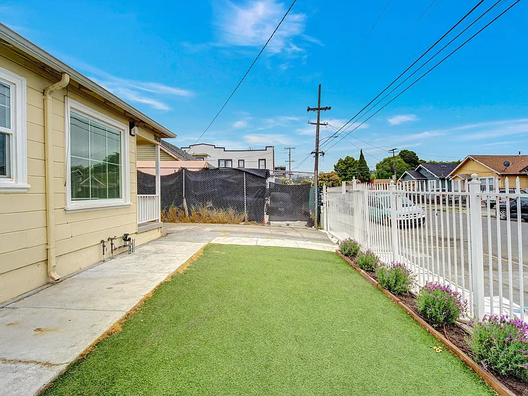1823 96th Ave — Photo 32