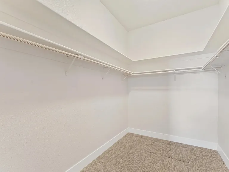 1058 Chip Ct — Photo 14