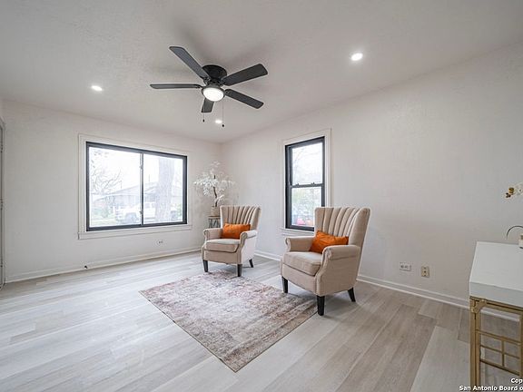 5th image of 701 Linares St