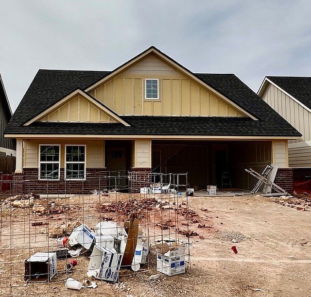1st image of 423 Travis Dr