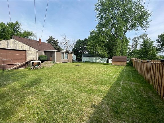 2nd image of 820 Sheridan Dr