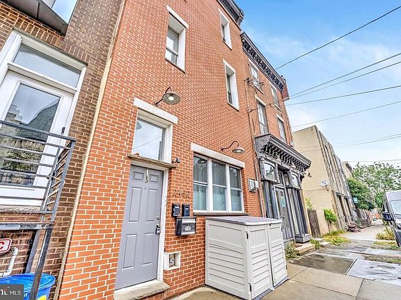 3rd image of 2452 Frankford Ave #2
