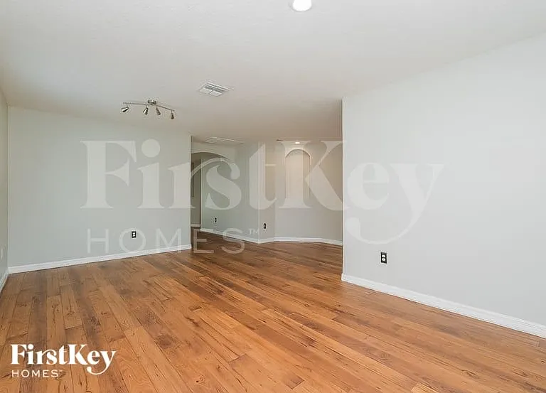11867 Thicket Wood Dr — Photo 6