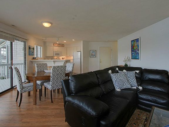 5th image of 65 Woodbridge Cir
