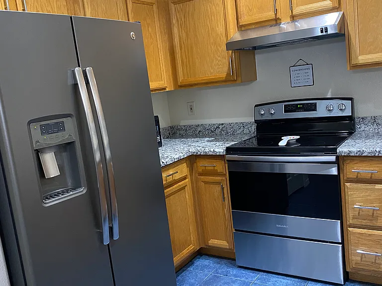 8972 W Lisbon Ln — Photo 9