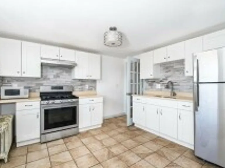7 Dexter St — Photo 2