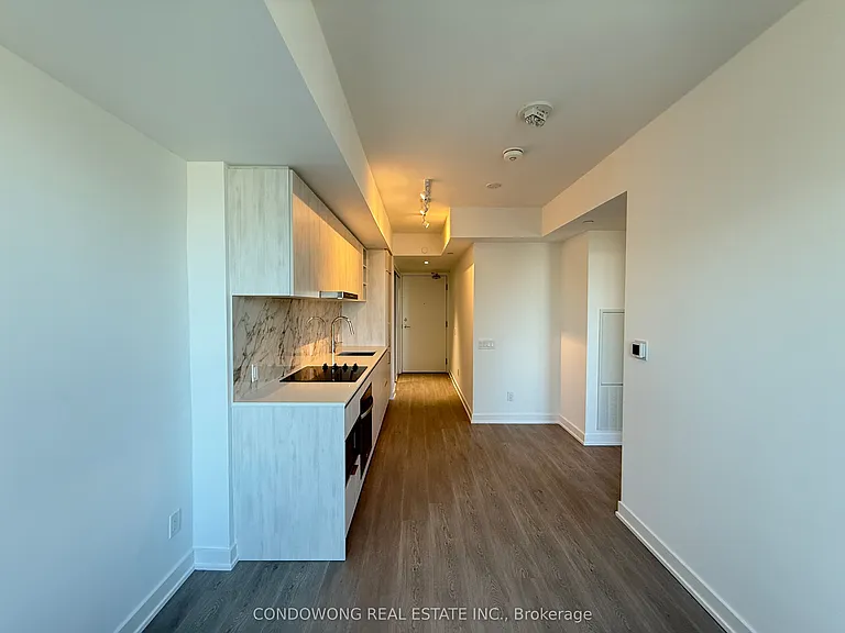8 Wellesley St W #3301 — Photo 4