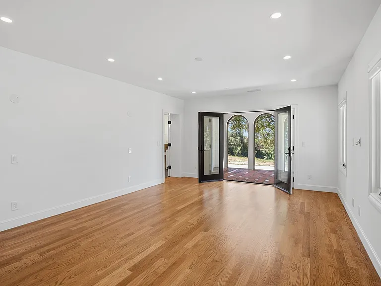 16010 Carey Ln — Photo 13