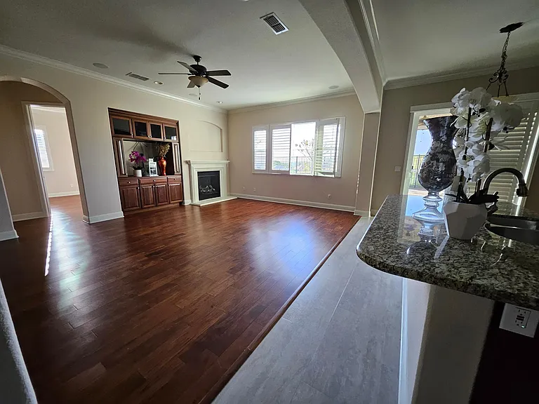 2046 Stockman Cir — Photo 2