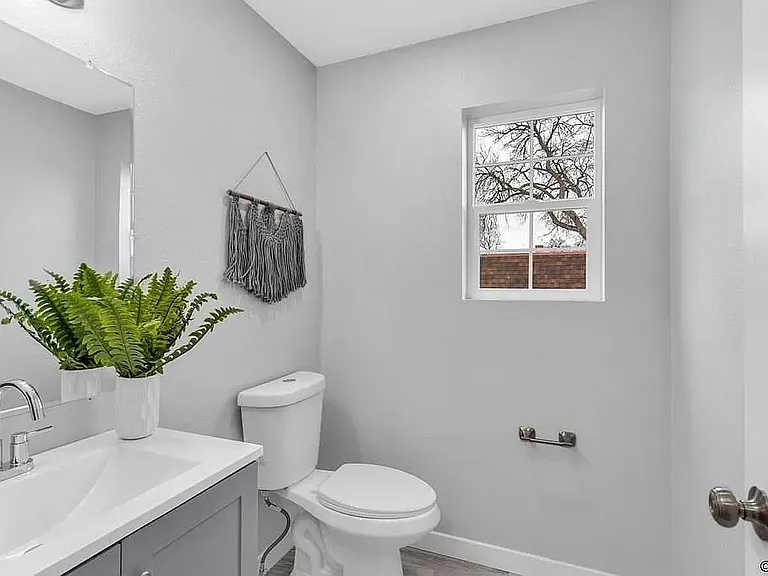 817 Forest Ave #B — Photo 13