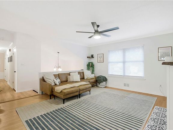 5th image of 430 Creekside Ct