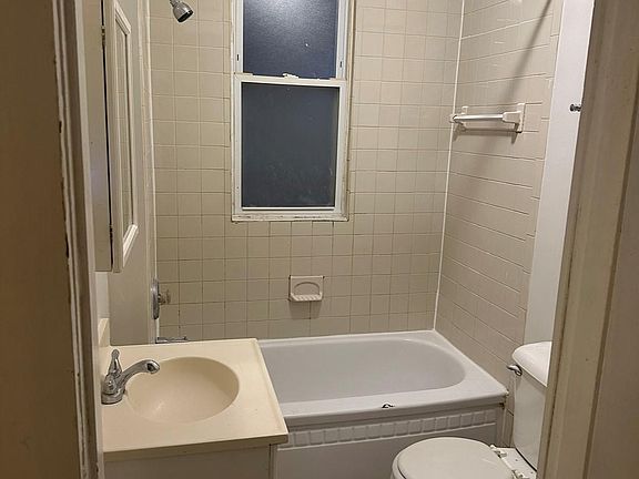 4th image of 1030 Lockman Ave #1