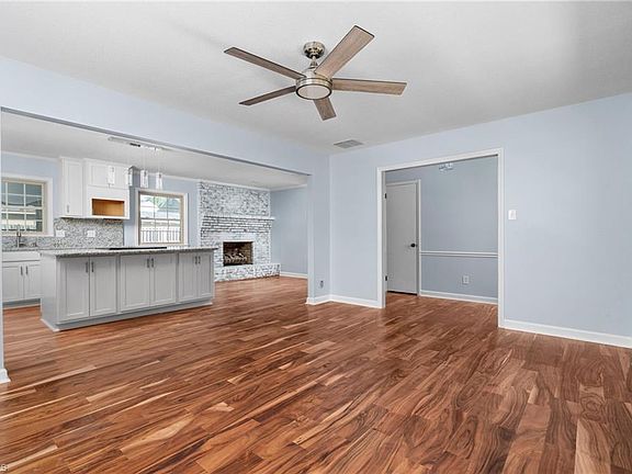 5th image of 313 Pine St