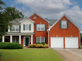 482 Leggett Oaks Ln, Lawrenceville, GA 30043