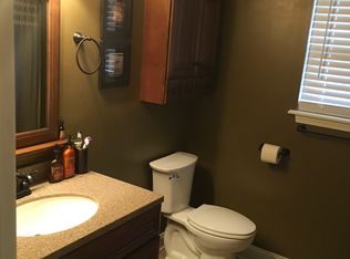 402 Seasons Ridge Dr, Ashland, MO 65010