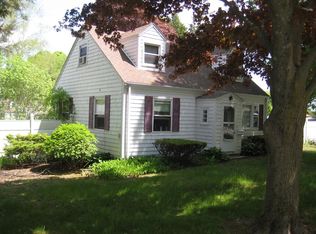 230 Pleasant St, Wakefield, MA 01880