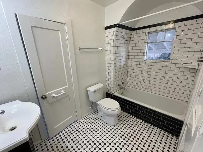 3805 N 9th Pl — Photo 15