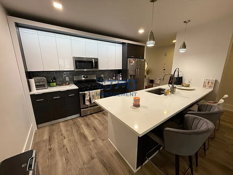 62 69th St #203 — Photo 9
