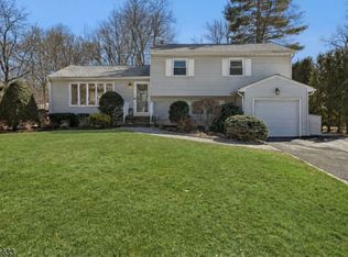6 Knollwood Dr, Livingston Twp., NJ 07039