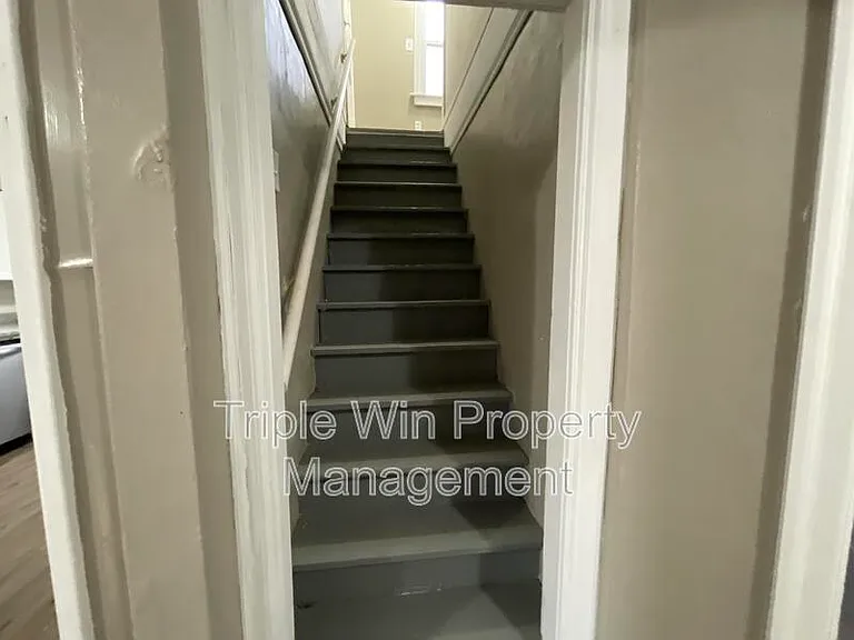 802 Rowles Ave — Photo 25