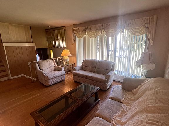 5th image of 41 Longwood Dr