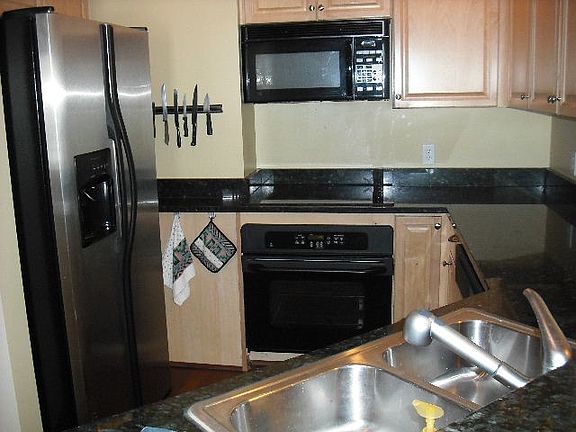3rd image of 975 Lincoln St APT 3G