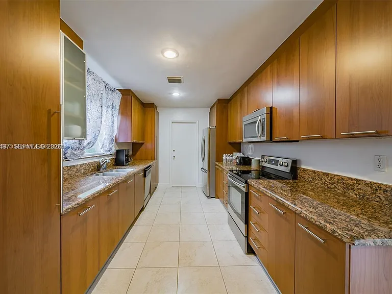 4410 N Buchanan St — Photo 5
