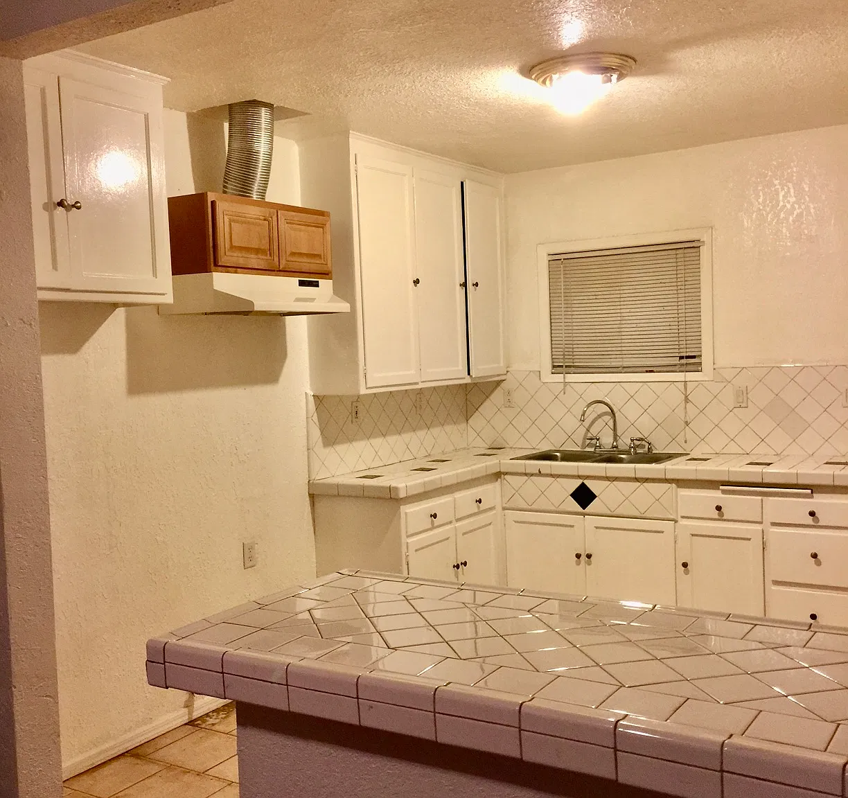 1 bed, 850 sqft, $1,800 — Photo 4