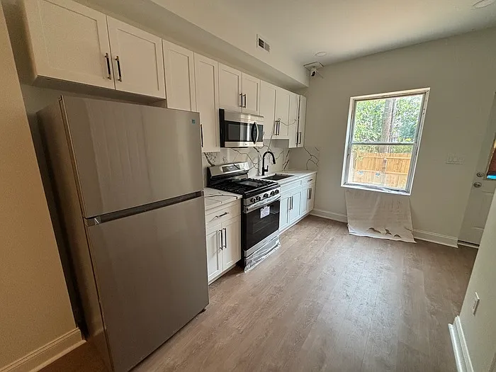 4 bed, 2.5 bath, $3,200 — Photo 4