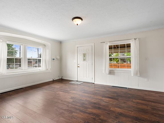 5th image of 315 S 8th Ave