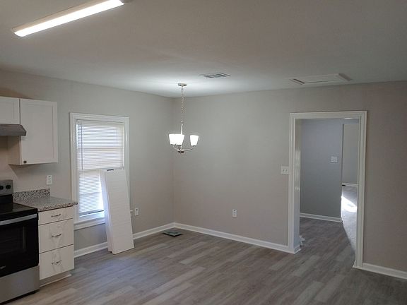 4th image of 54 Vinca Ct