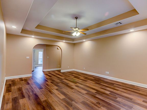 3rd image of 102 N Hill Dr W